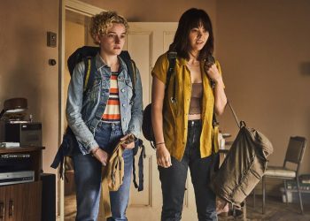 “Una maravilla necesaria”: llega a los cines ‘Hotel Royal’, una explosiva mezcla de terror y ‘western’ feminista