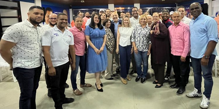 Iris Méndez y Movimiento Conecta L24 realizan taller “Planificar para Ganar”