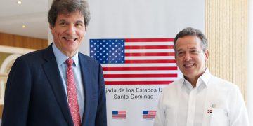 Bisonó destaca en encuentro con Subsecretario de Estado avances de la industria médico-farmacéutica en RD