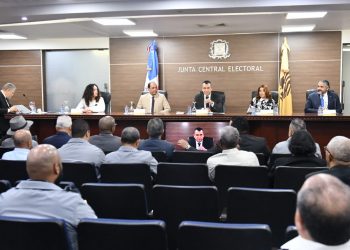 JCE otorga plazo de 48 horas a organizaciones políticas para revisión de fusiones, alianzas y coaliciones de cara a elecciones de mayo