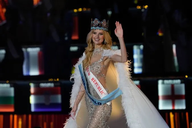 Krystyna Pyszkova de Republica Checa se convirtio en Miss Mundo 2024a