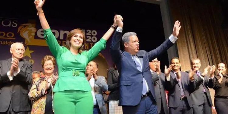 Leonel Fernández escoge a Ingrid Mendoza como su compañera de boleta