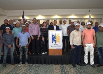 Más de 200 líderes religiosos respaldan candidatura presidencial de Abinader