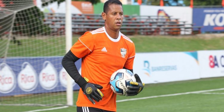 Miguel Lloyd: Portero estrella del Cibao FC con rango internacional