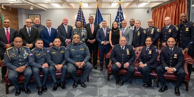 Policía RD y NYC firman acuerdo para combatir crimen en dominicana; Chú Vásquez presente