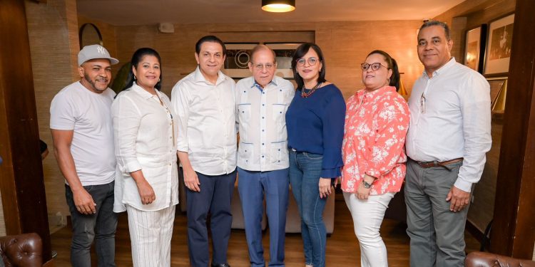 Renuncian dirigentes de la FP y el PLD y pasan a apoyar al presidente Abinader y a Daniel Rivera