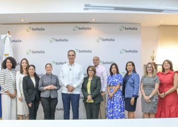 SeNaSa y Supérate rubrican acuerdo para afiliar a familias en situación de vulnerabilidad 