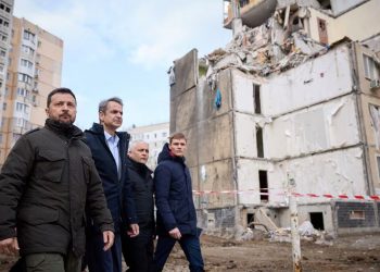 Un proyectil ruso cae a 150 metros de Zelenski y Mitsotakis durante la visita del primer ministro griego a Odesa