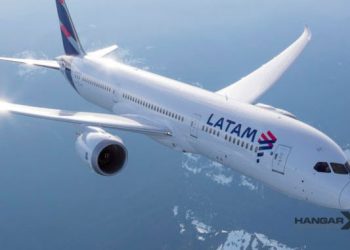 Momentos de pánico de los pasajeros del avión de Latam que se sacudió en Nueva Zelanda: “Vi volar a un bebé”