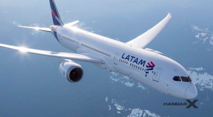 Momentos de pánico de los pasajeros del avión de Latam que se sacudió en Nueva Zelanda: “Vi volar a un bebé”