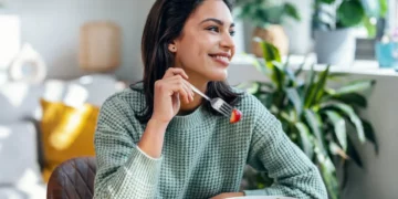 Esto es lo que debes comer para estar más feliz, según los nutricionistas
