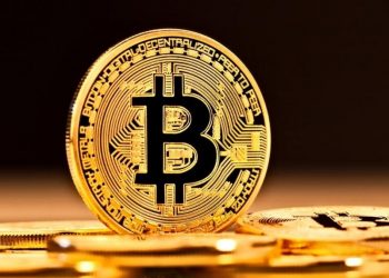 El bitcóin alcanza un nuevo récord y supera los 71.000 dólares