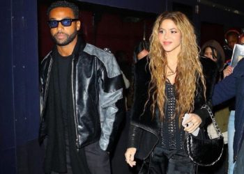 ¿Romance en puerta? Captan a Shakira cenando con actor británico