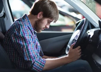 ¡Secuelas del tráfico! Esto le pasa a tu cuerpo cuando pasas mucho tiempo en el auto