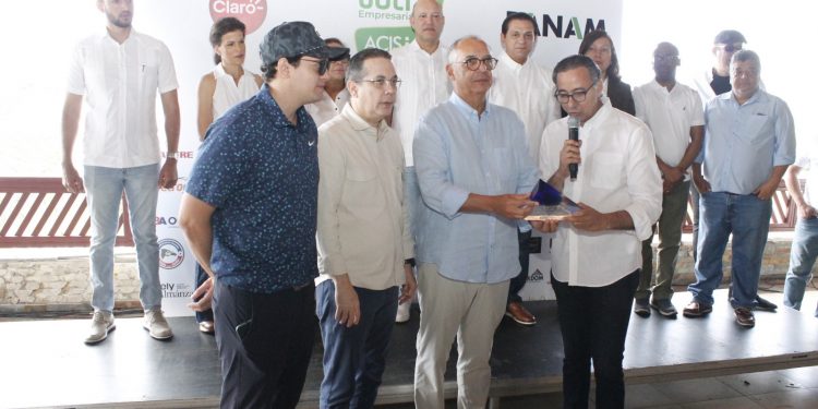 ACIS rinde homenaje a Fernando Capellan en el XX Torneo Clásico de Golf