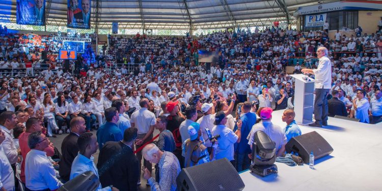 Abinader: El 19 de mayo habrá un plebiscito para profundizar el cambio