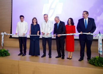 Presidente Abinader asiste a inauguración del HOMS Health and Wellness Center, que fortalecerá el turismo de salud en Santiago