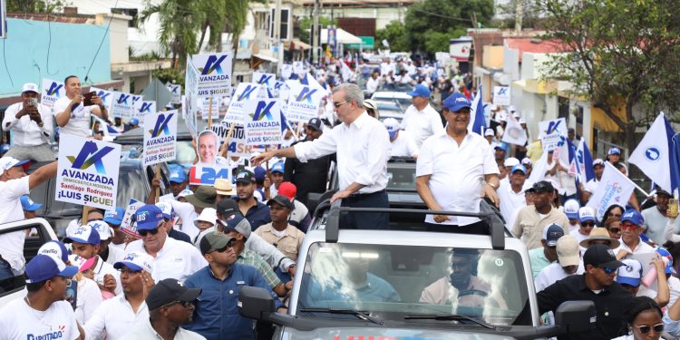 Abinader continúa recorrido por la Línea Noroeste junto a los candidatos congresuales del PRM y aliados