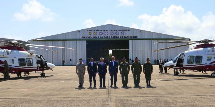 Presidente Abinader encabeza ceremonia recibimiento dos nuevas helicópteros en la FARD