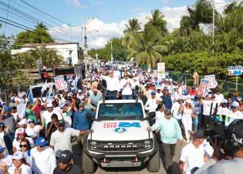 Abinader finaliza recorrido por la Línea Noroeste con caravanas en Valverde, Santiago Rodríguez y Dajabón