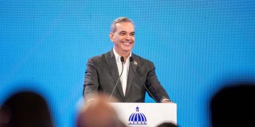 Presidente Abinader presenta avances de programas dirigidos a los jóvenes, que permiten su inserción educativa y laboral