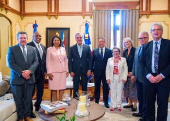 Presidente Abinader recibe visita de cortesía del presidente de la SCJ, Henry Molina en el marco de la Conferencia del Poder Judicial 2024