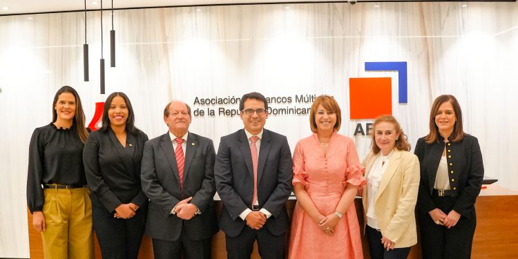 ABA y TransUnion implementarán un score crediticio alternativo para facilitar acceso a viviendas de bajo costo