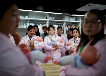 Taxis gratuitos, subsidios y congelación de óvulos gratis: los beneficios que ofrece China para las madres