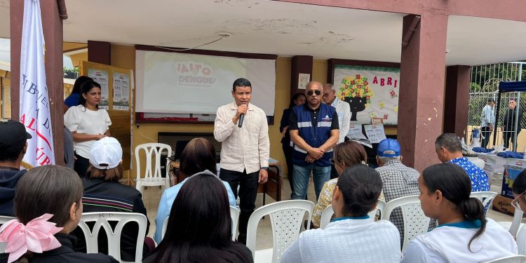 Director área 01 de Salud Pública Santiago resalta jornada contra el dengue
