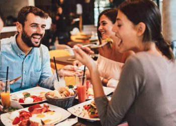 Esta es la mejor hora para desayunar y cenar según tu reloj biológico