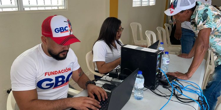 Fundación GBC lleva amplia jornada de salud gratuita a Santiago y Navarrete
