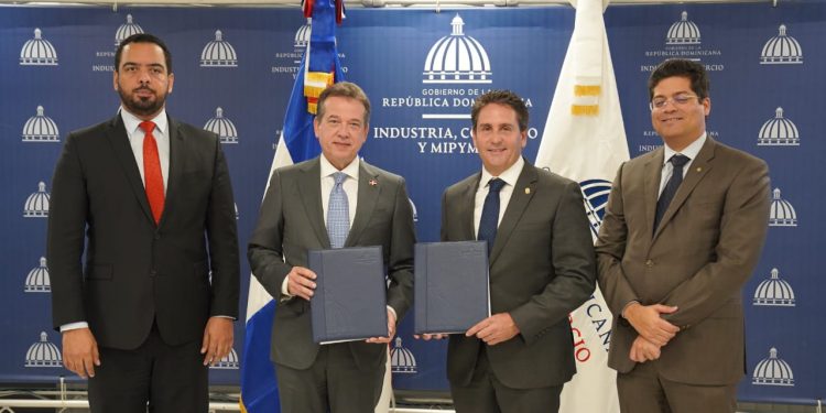 MICM y Seguros Universal acuerdan Programa de Capacitación en Seguridad Industrial