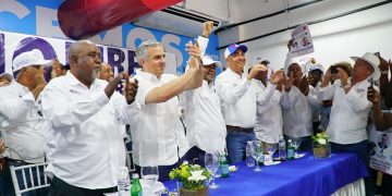 Miles de personas se suman al Movimiento No Mire Pa Atra en apoyo al Presidente Luis Abinader