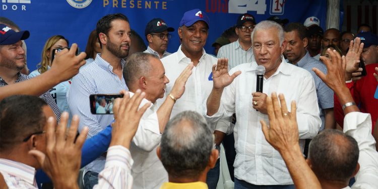 Juramentan en el PRM a Remberto Cruz, excandidato a senador por Alianza Rescate RD