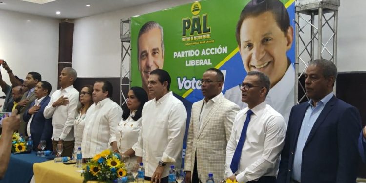 Partido de Acción Liberal proclama a Daniel Rivera como candidato a senador en Santiago