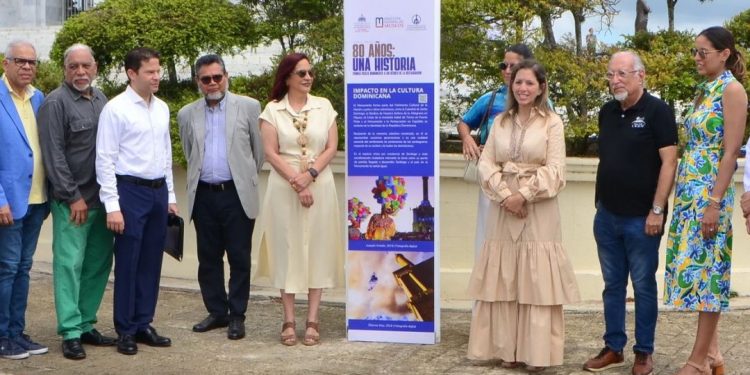 Exposición temporal 80 años: Una Historia. Primer picazo del Monumento a los Héroes de la Restauración