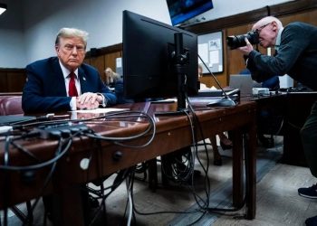 Trump asegura vivir una “persecución política” el primer día de su juicio penal en Nueva York