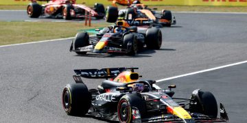 Verstappen reina en Japón F1 con Pérez y Sainz en el podio; Alonso, 6º