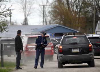 Conductora ebria se estrelló contra un club en Michigan durante una fiesta infantil y mató a dos niños