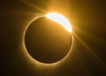 Dónde y cómo ver de forma segura el eclipse solar total que se extenderá desde México hasta el este de Canadá