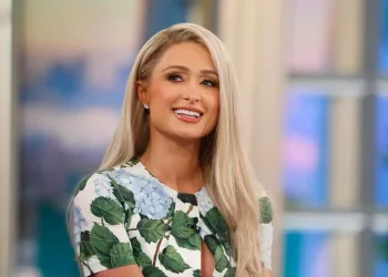 Paris Hilton presenta a su hija London Marilyn