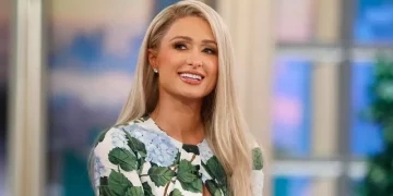 Paris Hilton presenta a su hija London Marilyn