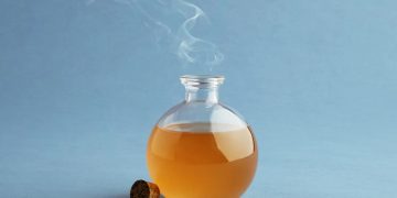¿El vinagre de manzana de verdad lo cura todo?