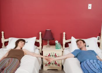 Dormir en camas separadas: ¿es saludable para la pareja?