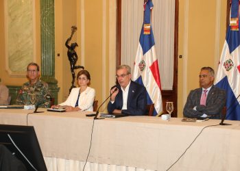 Presidente Abinader convoca reunión de emergencia para conocer detalles sobre situación pluvial del país por vaguadas