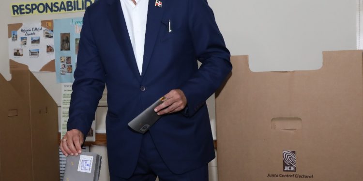Presidente Abinader llama a los dominicanos ir a votar para fortalecer la democracia