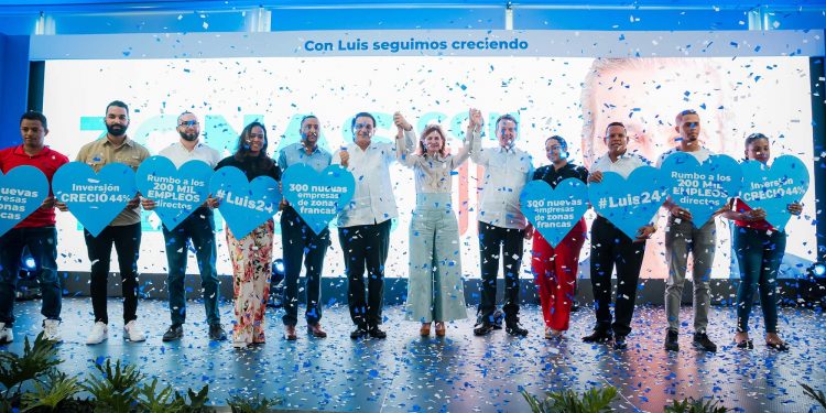 Abinader recibe apoyo de trabajadores de zonas francas del Cibao