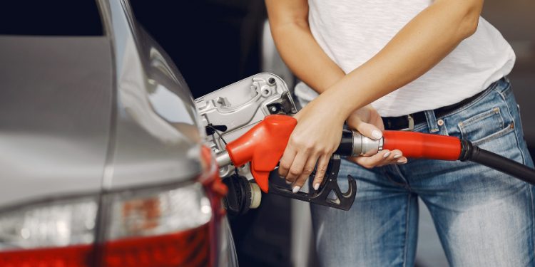 La «práctica» que puede estar aumentando el gasto de gasolina en tu auto