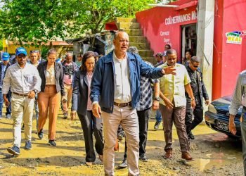 Alcaldía de Santiago también inicia asfaltado en vías zona urbana del municipio