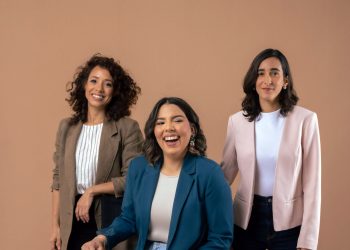«Aquí Estamos» llega para todo el público, hoy jueves 23 de mayo en Fine Arts, Novo Centro 